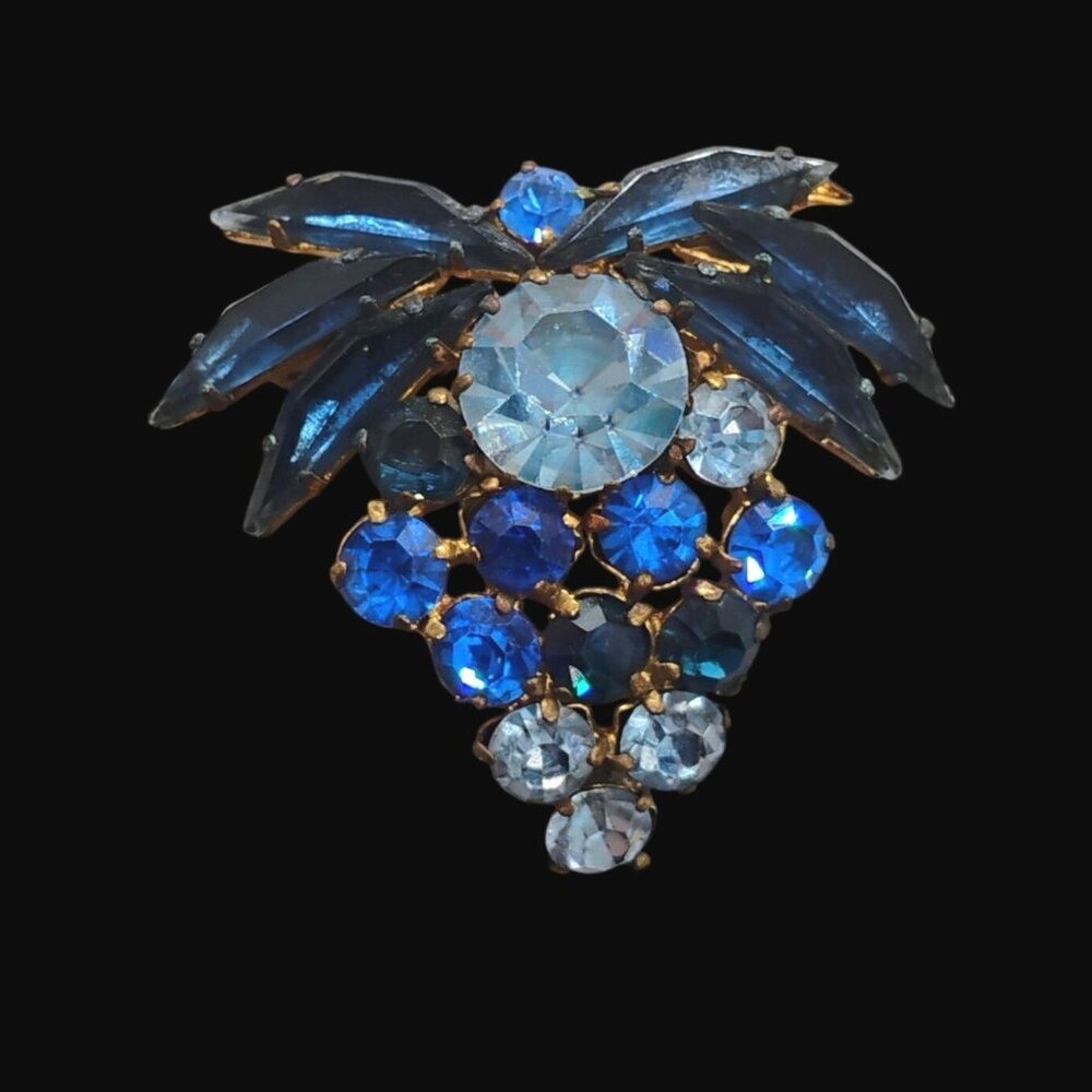Vintage Blue Rhinestone Grape Cluster Brooch Austrian Crystal 1 1/2" - Picture 2 of 6